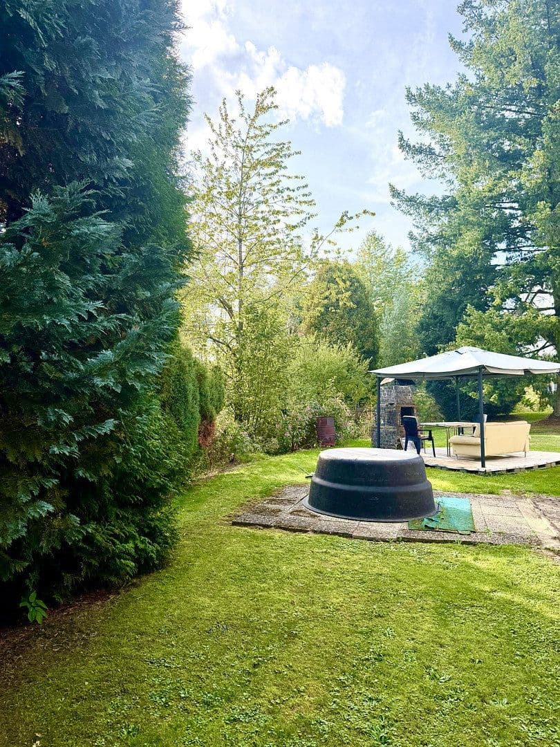 Prodej domu 196 m², pozemek 1.478 m², Klingstraße 12, Freiensteinau, Hessen Prodej domu 196 m², pozemek 1.478 m², Klingstraße 12, Freiensteinau, Hessen