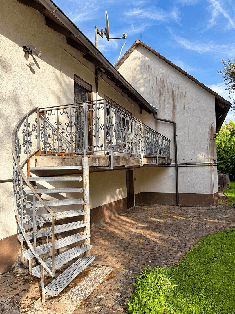 Prodej domu 196 m², pozemek 1.478 m², Klingstraße 12, Freiensteinau, Hessen Prodej domu 196 m², pozemek 1.478 m², Klingstraße 12, Freiensteinau, Hessen