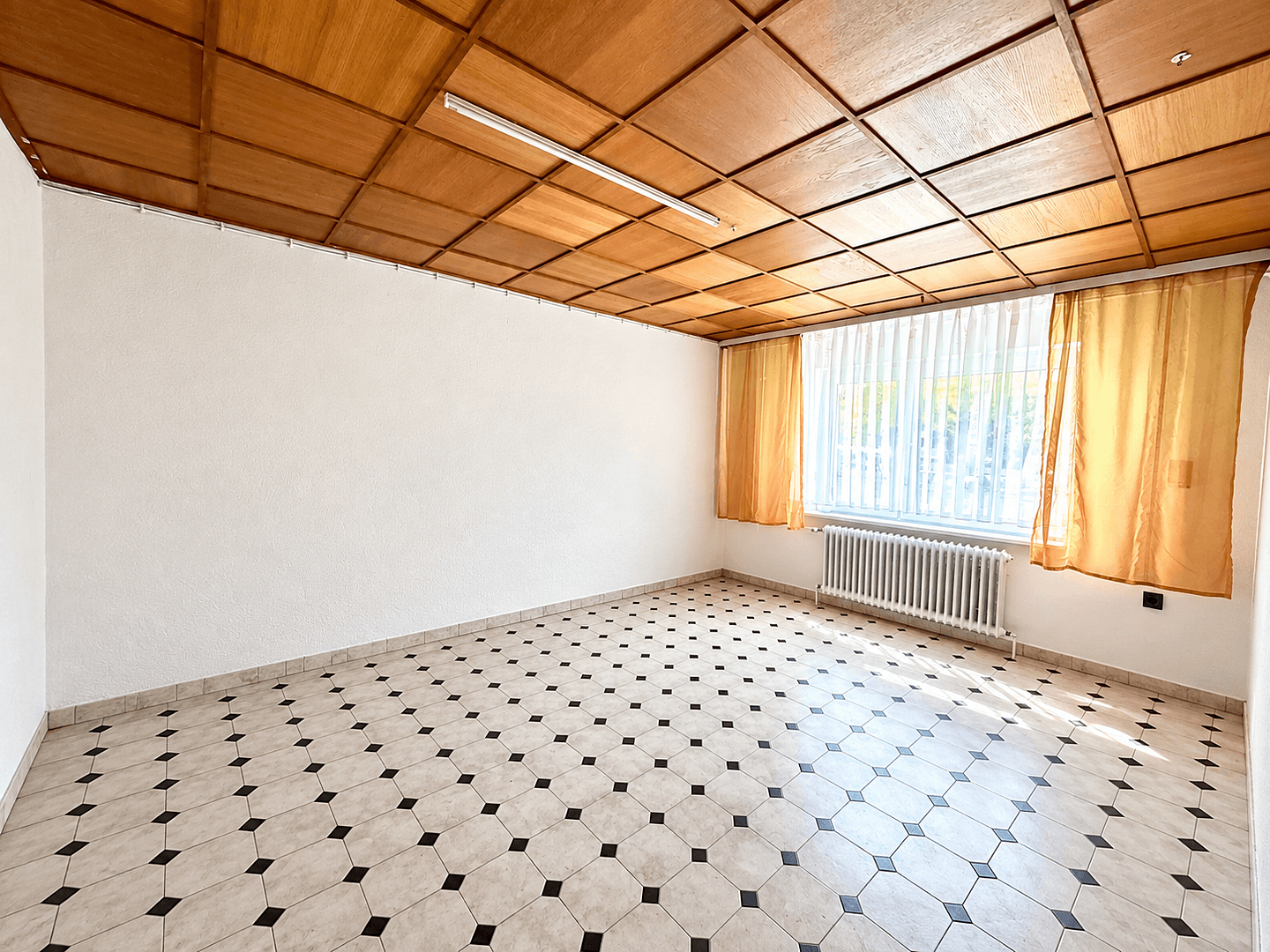 Prodej domu 196 m², pozemek 1.478 m², Klingstraße 12, Freiensteinau, Hessen Prodej domu 196 m², pozemek 1.478 m², Klingstraße 12, Freiensteinau, Hessen