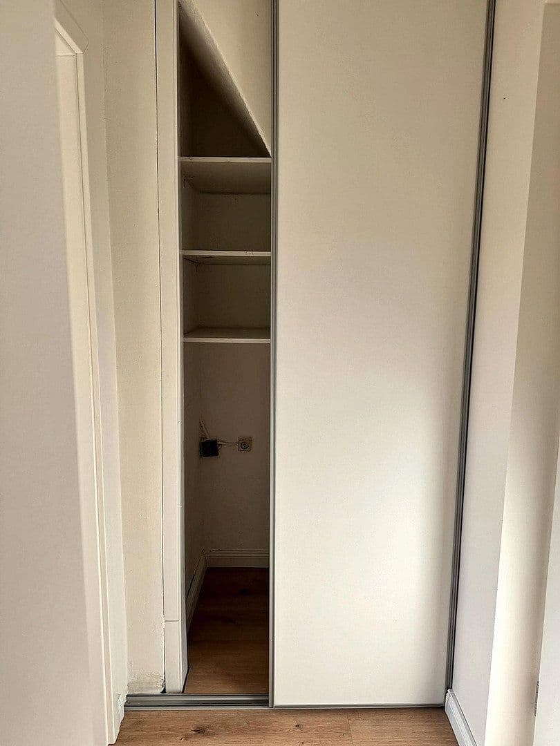 Pronájem bytu 2+1 45 m², Köln, Severní Porýní-Vestfálsko Pronájem bytu 2+1 45 m², Köln, Severní Porýní-Vestfálsko