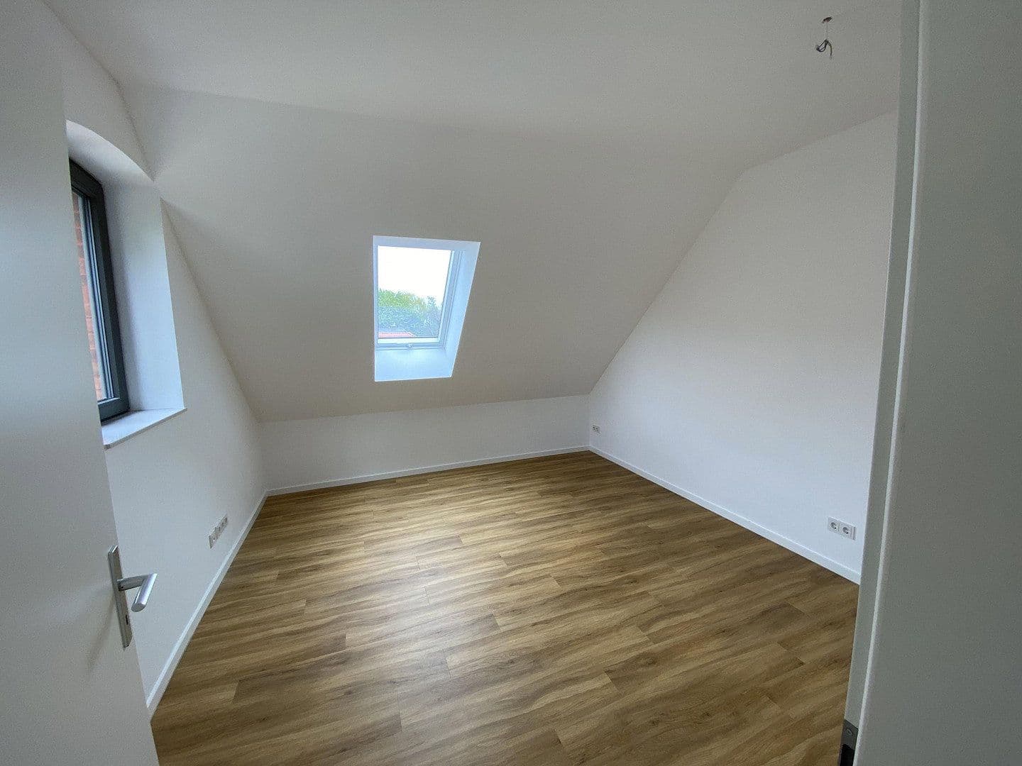 Pronájem bytu 5+1 155 m², Wennigsen (Deister), Dolní Sasko Pronájem bytu 5+1 155 m², Wennigsen (Deister), Dolní Sasko