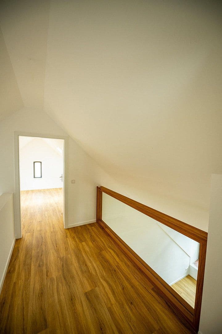 Pronájem bytu 5+1 155 m², Wennigsen (Deister), Dolní Sasko Pronájem bytu 5+1 155 m², Wennigsen (Deister), Dolní Sasko
