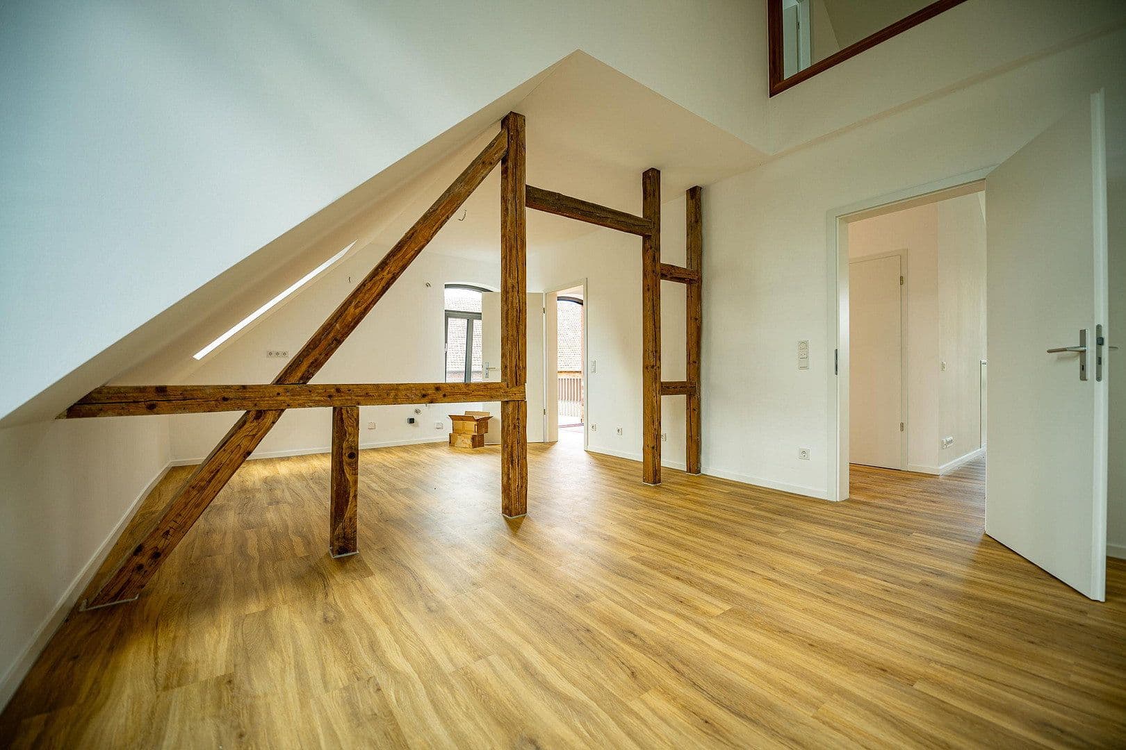 Pronájem bytu 5+1 155 m², Wennigsen (Deister), Dolní Sasko Pronájem bytu 5+1 155 m², Wennigsen (Deister), Dolní Sasko