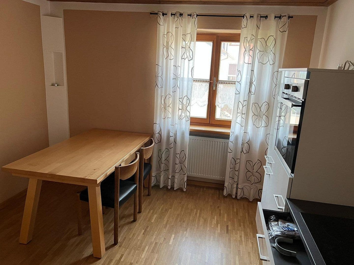 Pronájem bytu 3+1 80 m², Kinding, Bavorsko Pronájem bytu 3+1 80 m², Kinding, Bavorsko