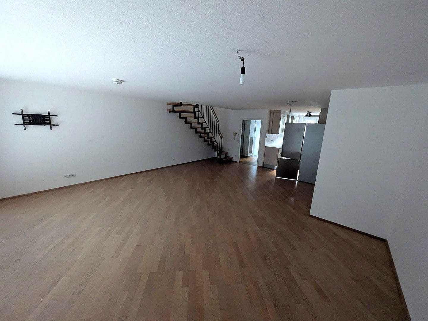 Pronájem bytu 4+1 120 m², Sindelfingen, Bádensko-Württembersko Pronájem bytu 4+1 120 m², Sindelfingen, Bádensko-Württembersko