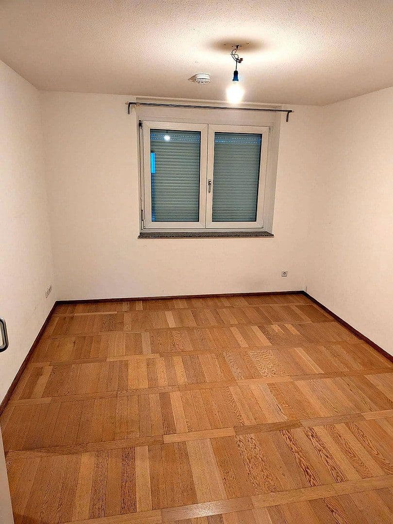 Pronájem bytu 4+1 120 m², Sindelfingen, Bádensko-Württembersko Pronájem bytu 4+1 120 m², Sindelfingen, Bádensko-Württembersko