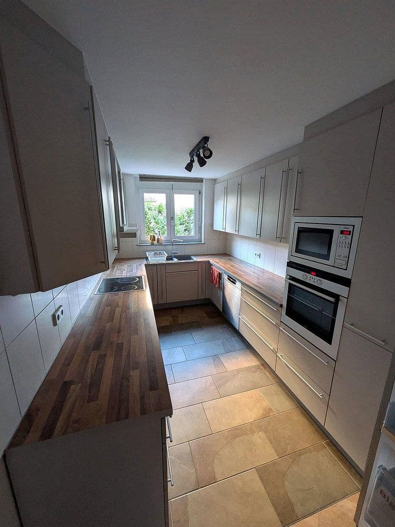 Pronájem bytu 4+1 120 m², Sindelfingen, Bádensko-Württembersko Pronájem bytu 4+1 120 m², Sindelfingen, Bádensko-Württembersko