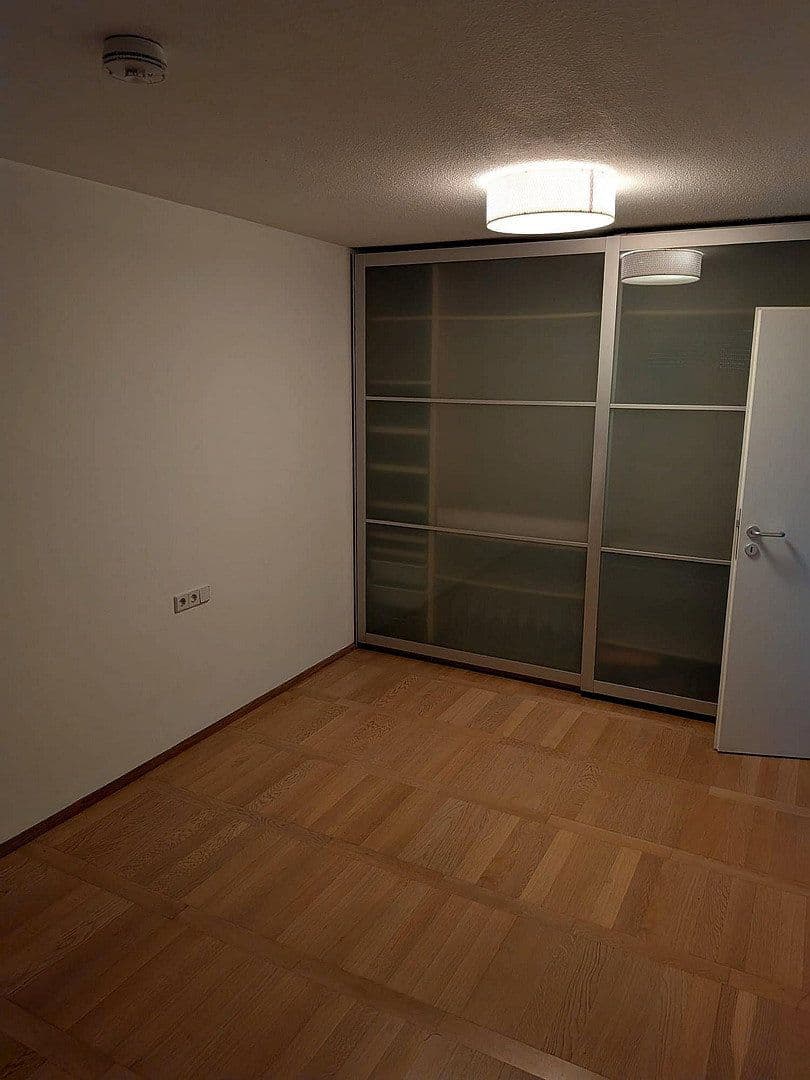 Pronájem bytu 4+1 120 m², Sindelfingen, Bádensko-Württembersko Pronájem bytu 4+1 120 m², Sindelfingen, Bádensko-Württembersko