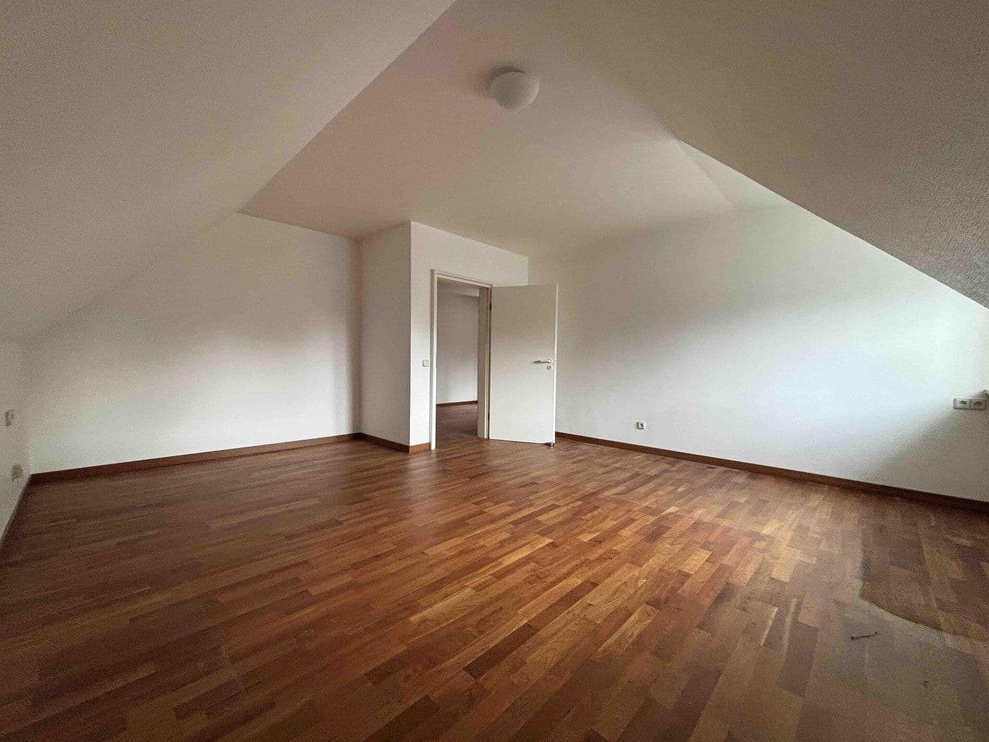 Prodej domu 234 m², pozemek 628 m², Krameramtsstraße 19, Melle, Dolní Sasko Prodej domu 234 m², pozemek 628 m², Krameramtsstraße 19, Melle, Dolní Sasko