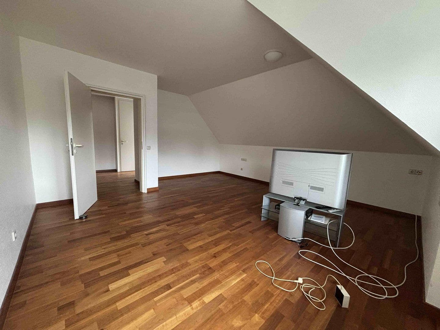 Prodej domu 234 m², pozemek 628 m², Krameramtsstraße 19, Melle, Dolní Sasko Prodej domu 234 m², pozemek 628 m², Krameramtsstraße 19, Melle, Dolní Sasko