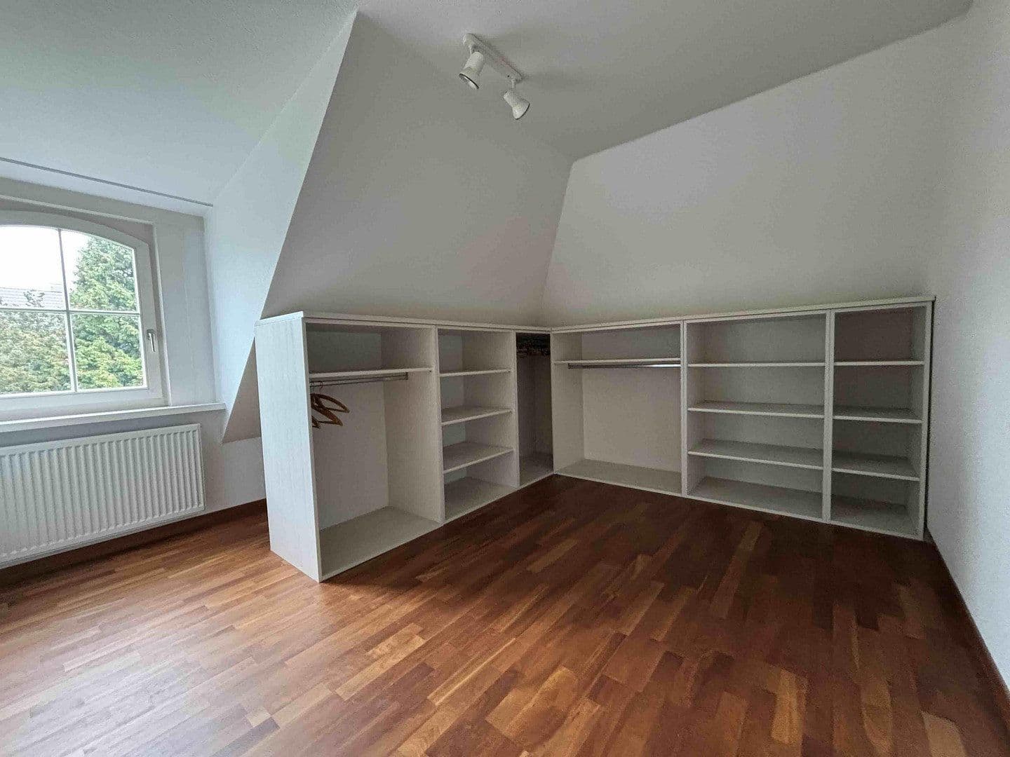 Prodej domu 234 m², pozemek 628 m², Krameramtsstraße 19, Melle, Dolní Sasko Prodej domu 234 m², pozemek 628 m², Krameramtsstraße 19, Melle, Dolní Sasko