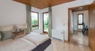 Prodej bytu 2+1 50 m², Hangweg 14, Bad Urach, Bádensko-Württembersko Prodej bytu 2+1 50 m², Hangweg 14, Bad Urach, Bádensko-Württembersko