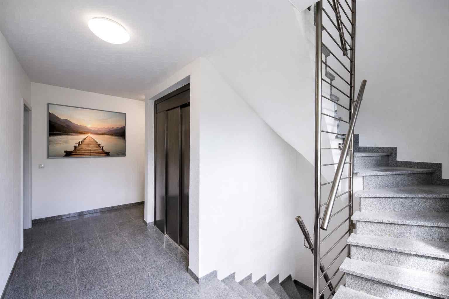 Pronájem bytu 3+1 97 m², Sulzbachstr. 50, Oberndorf am Neckar, Bádensko-Württembersko Pronájem bytu 3+1 97 m², Sulzbachstr. 50, Oberndorf am Neckar, Bádensko-Württembersko