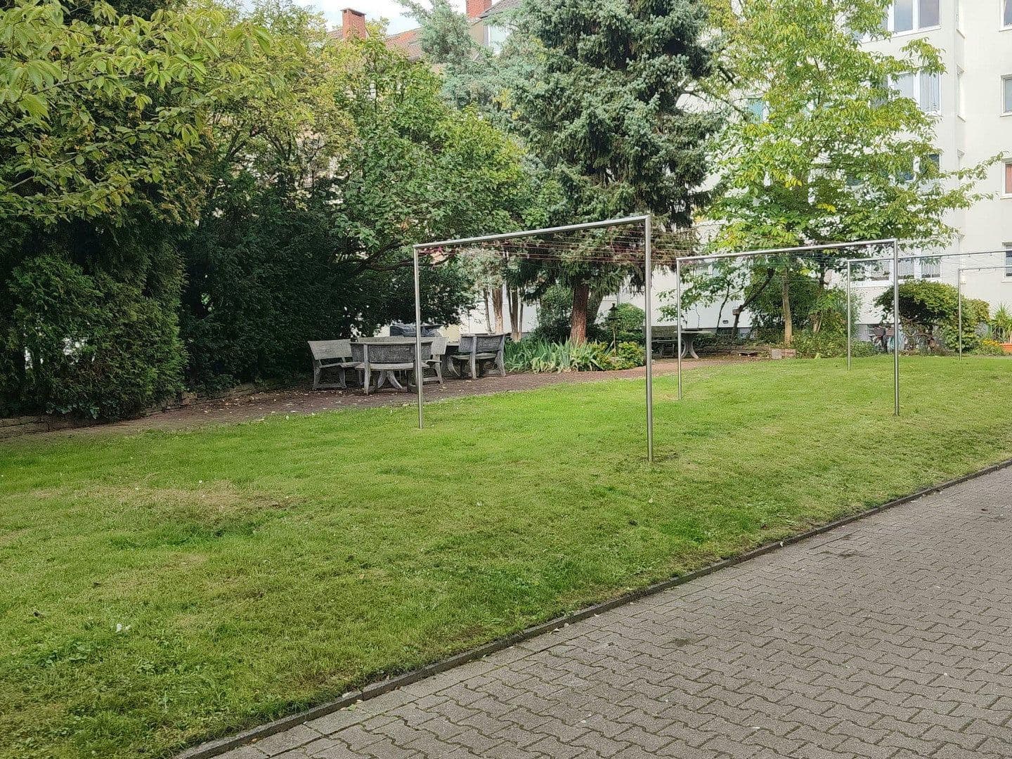 Pronájem bytu 2+1 48 m², Benrodestr. 42b, Düsseldorf, Severní Porýní-Vestfálsko Pronájem bytu 2+1 48 m², Benrodestr. 42b, Düsseldorf, Severní Porýní-Vestfálsko