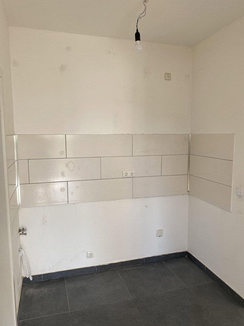 Pronájem bytu 2+1 60 m², Heidestr. 228, Köln, Severní Porýní-Vestfálsko Pronájem bytu 2+1 60 m², Heidestr. 228, Köln, Severní Porýní-Vestfálsko