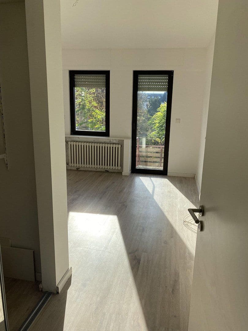 Pronájem bytu 2+1 60 m², Heidestr. 228, Köln, Severní Porýní-Vestfálsko Pronájem bytu 2+1 60 m², Heidestr. 228, Köln, Severní Porýní-Vestfálsko
