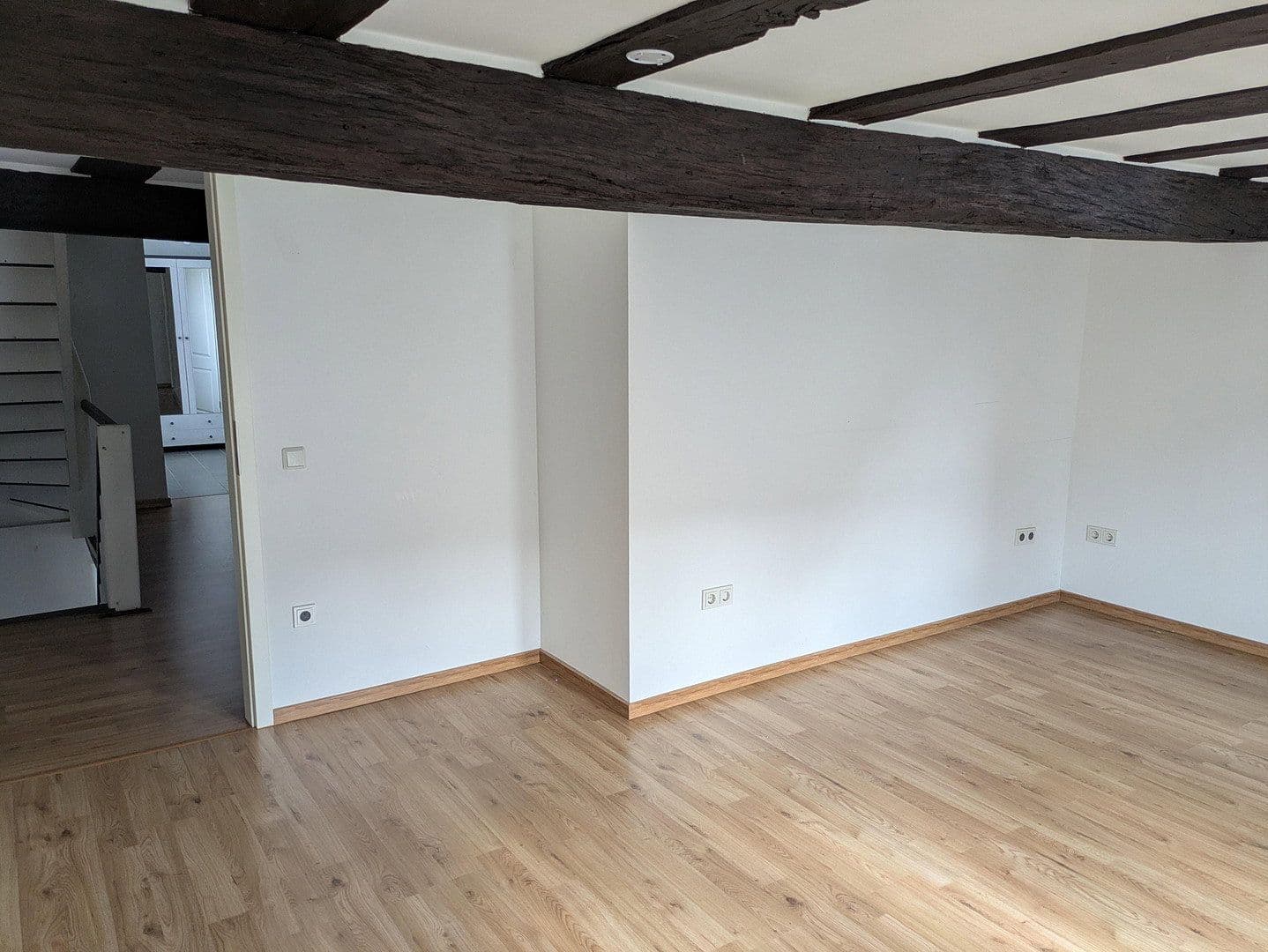 Prodej domu 133 m², pozemek 565 m², Bergstraße 8, Runkel, Hessen Prodej domu 133 m², pozemek 565 m², Bergstraße 8, Runkel, Hessen