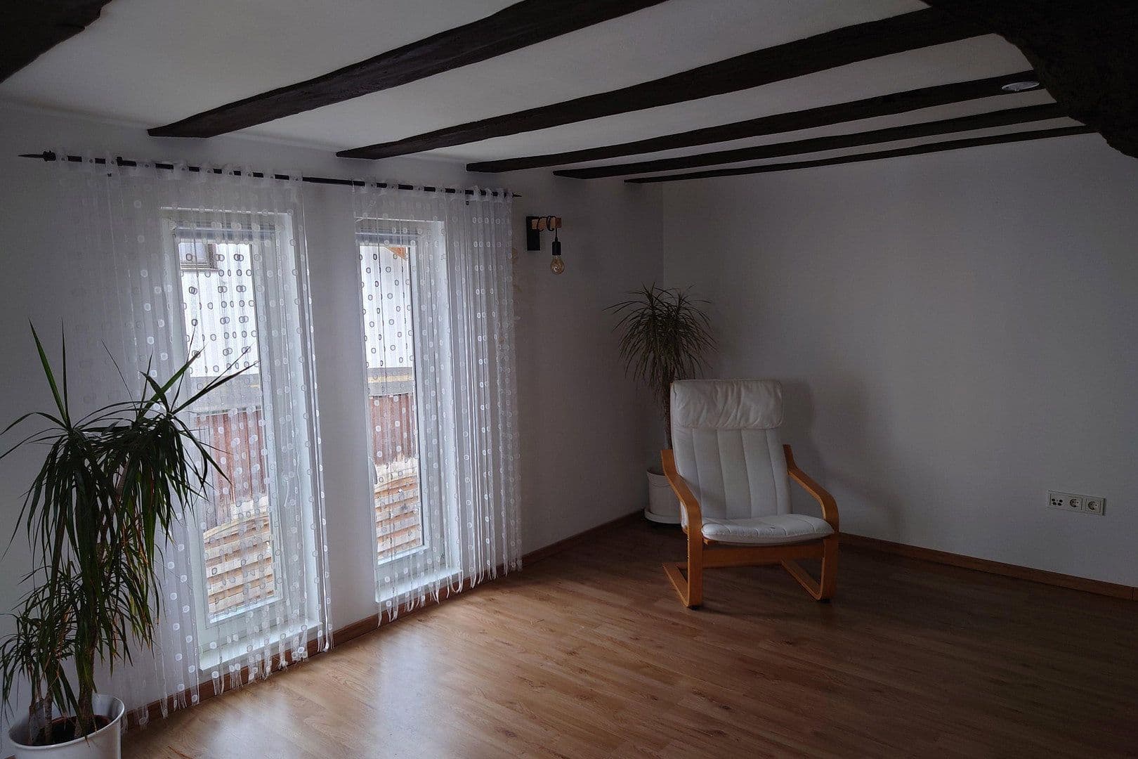 Prodej domu 133 m², pozemek 565 m², Bergstraße 8, Runkel, Hessen Prodej domu 133 m², pozemek 565 m², Bergstraße 8, Runkel, Hessen