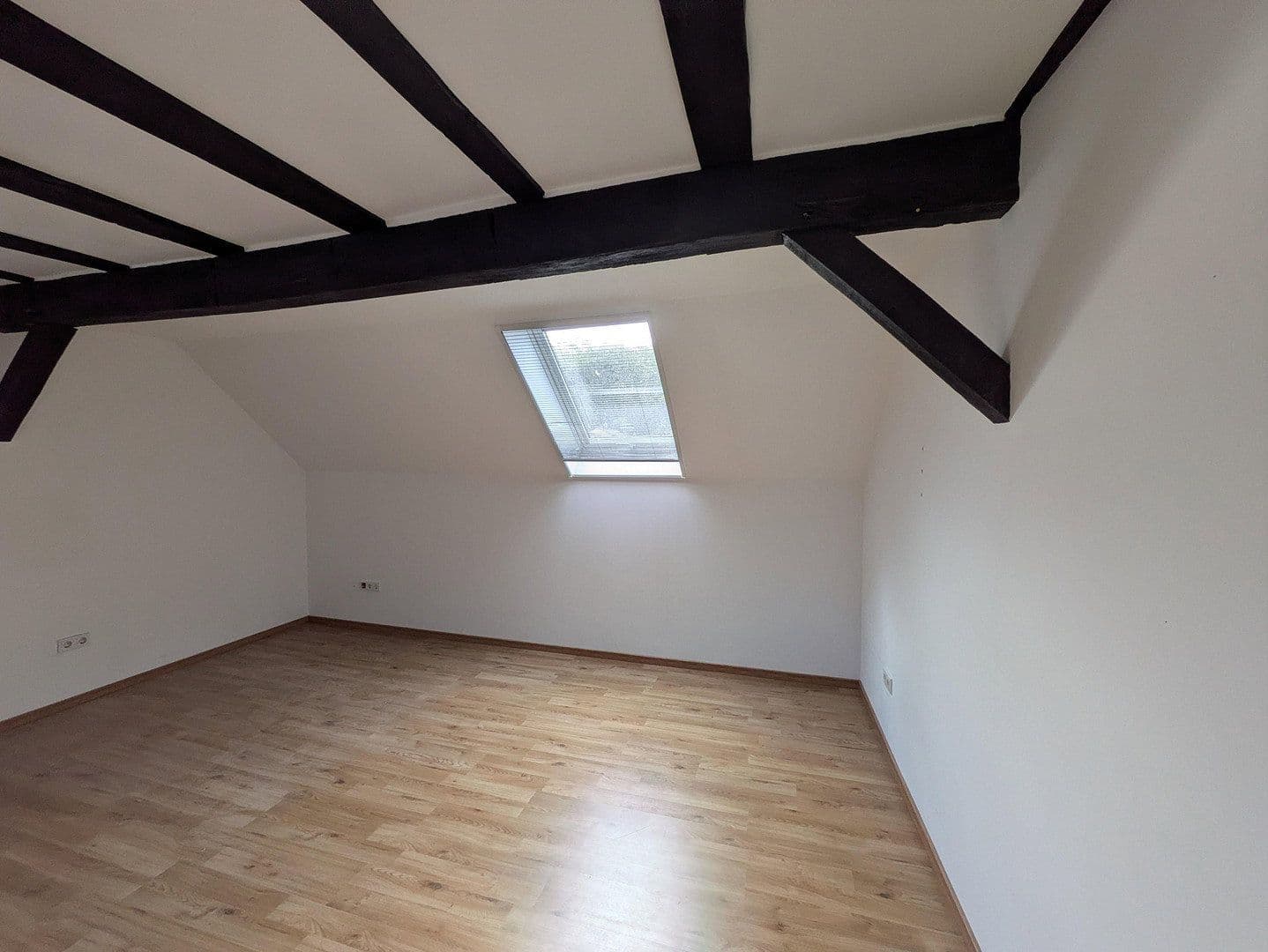 Prodej domu 133 m², pozemek 565 m², Bergstraße 8, Runkel, Hessen Prodej domu 133 m², pozemek 565 m², Bergstraße 8, Runkel, Hessen