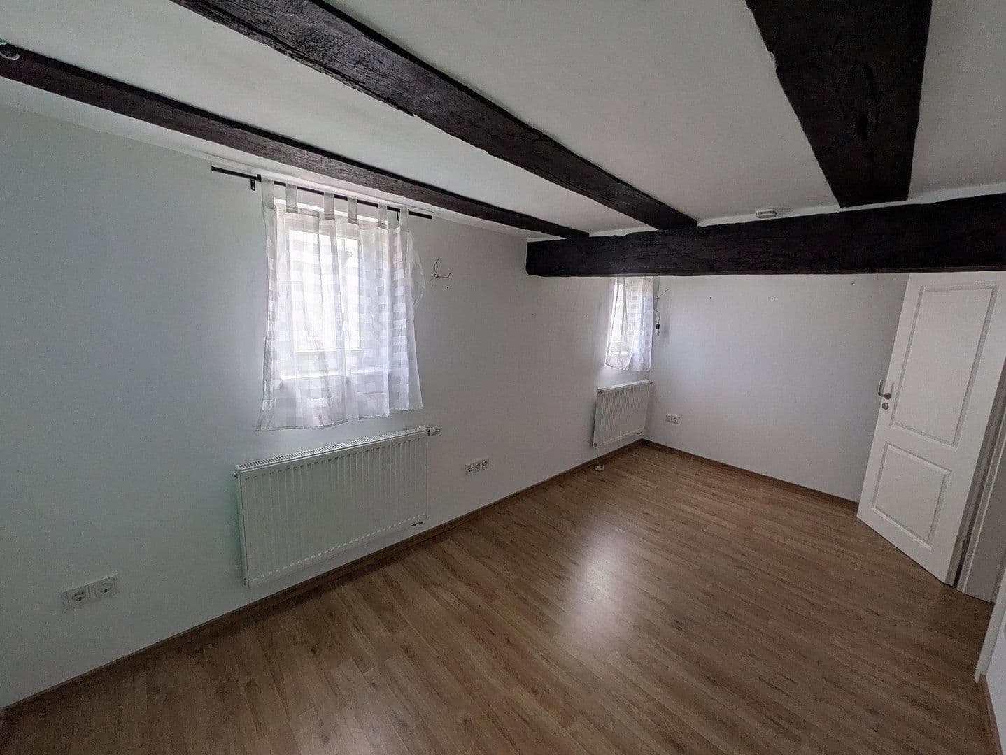 Prodej domu 133 m², pozemek 565 m², Bergstraße 8, Runkel, Hessen Prodej domu 133 m², pozemek 565 m², Bergstraße 8, Runkel, Hessen