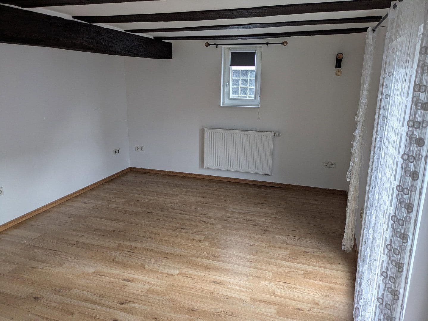 Prodej domu 133 m², pozemek 565 m², Bergstraße 8, Runkel, Hessen Prodej domu 133 m², pozemek 565 m², Bergstraße 8, Runkel, Hessen