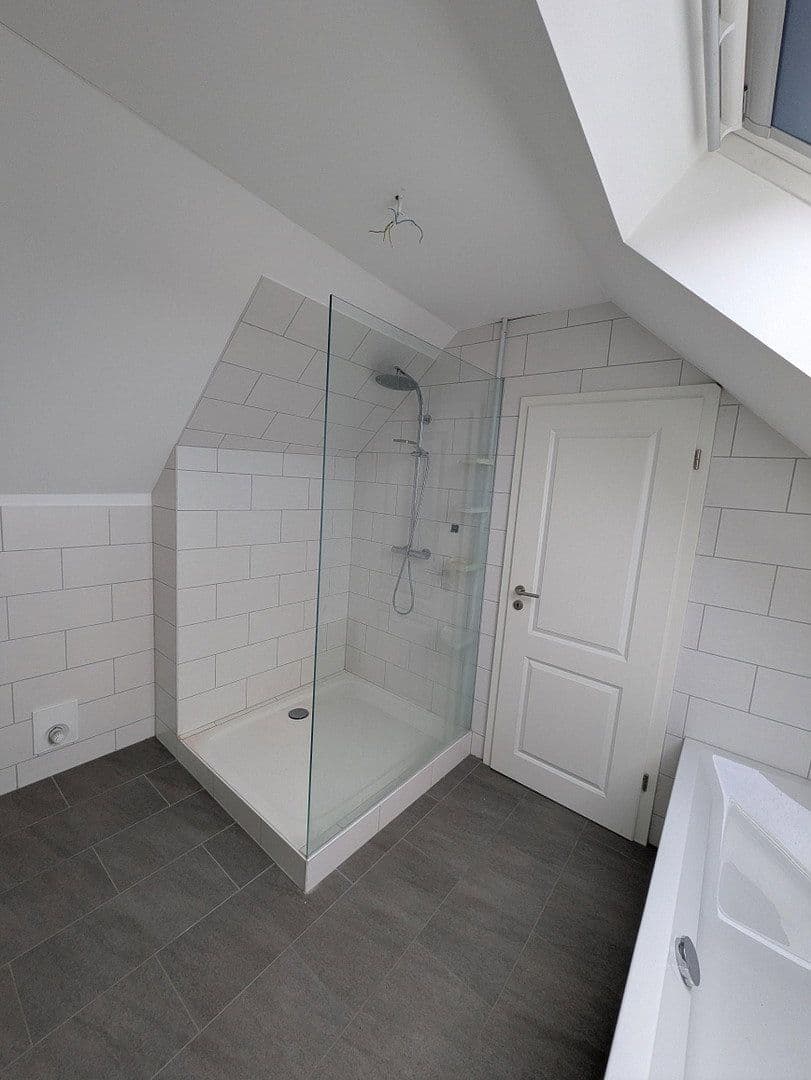 Prodej domu 133 m², pozemek 565 m², Bergstraße 8, Runkel, Hessen Prodej domu 133 m², pozemek 565 m², Bergstraße 8, Runkel, Hessen