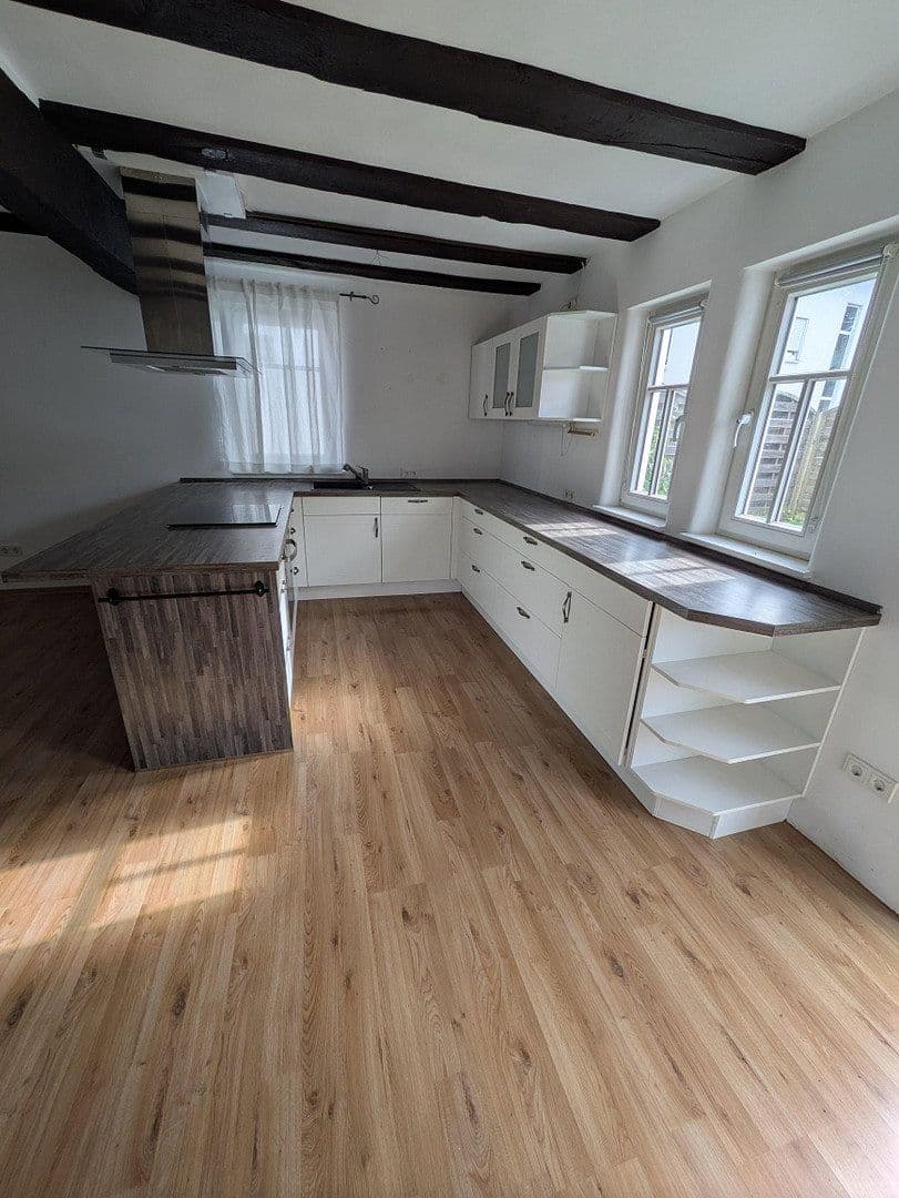 Prodej domu 133 m², pozemek 565 m², Bergstraße 8, Runkel, Hessen Prodej domu 133 m², pozemek 565 m², Bergstraße 8, Runkel, Hessen