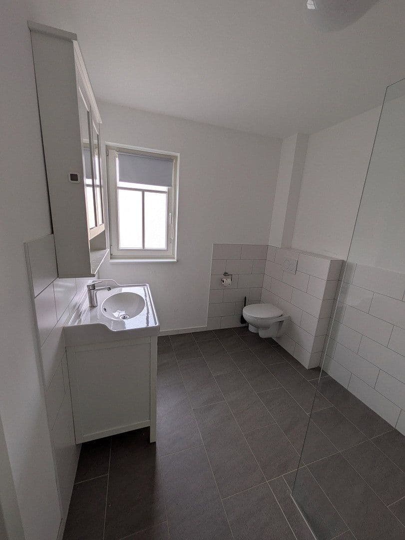 Prodej domu 133 m², pozemek 565 m², Bergstraße 8, Runkel, Hessen Prodej domu 133 m², pozemek 565 m², Bergstraße 8, Runkel, Hessen