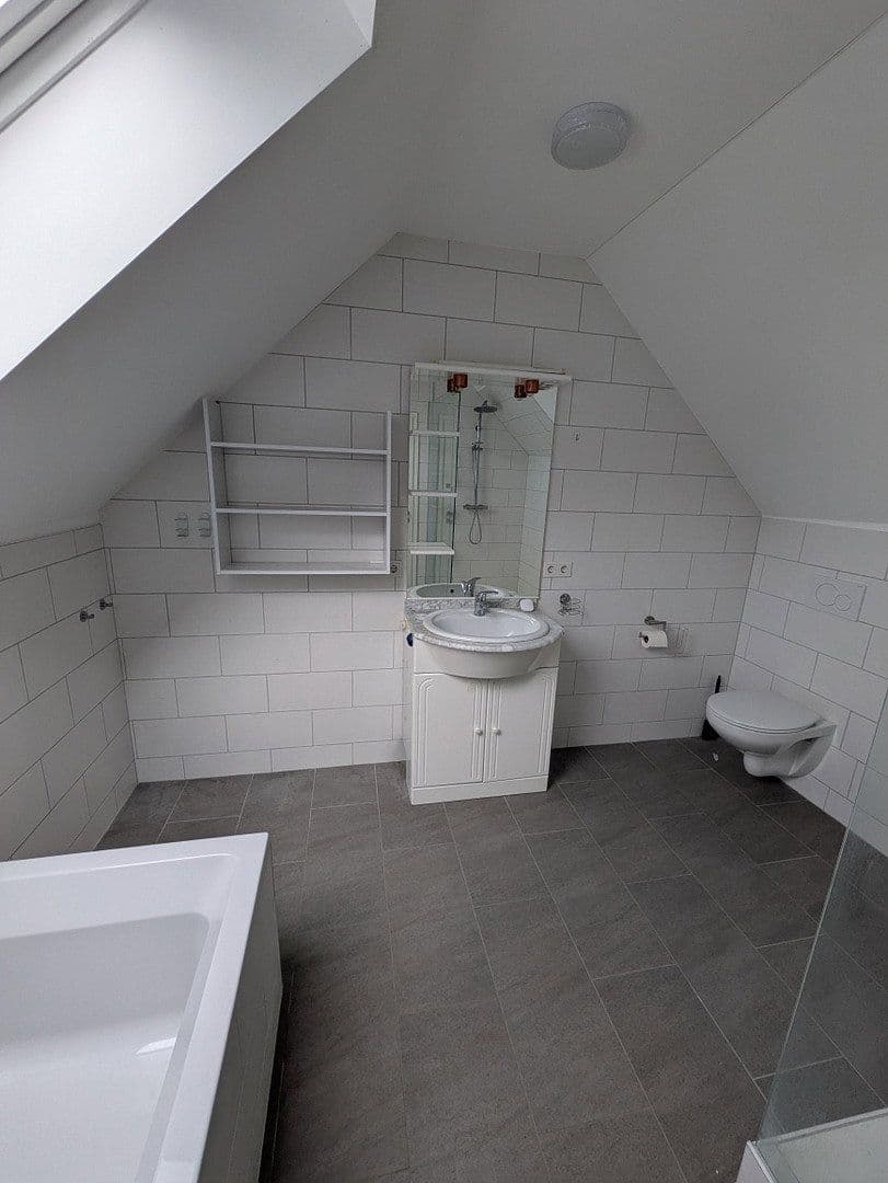 Prodej domu 133 m², pozemek 565 m², Bergstraße 8, Runkel, Hessen Prodej domu 133 m², pozemek 565 m², Bergstraße 8, Runkel, Hessen