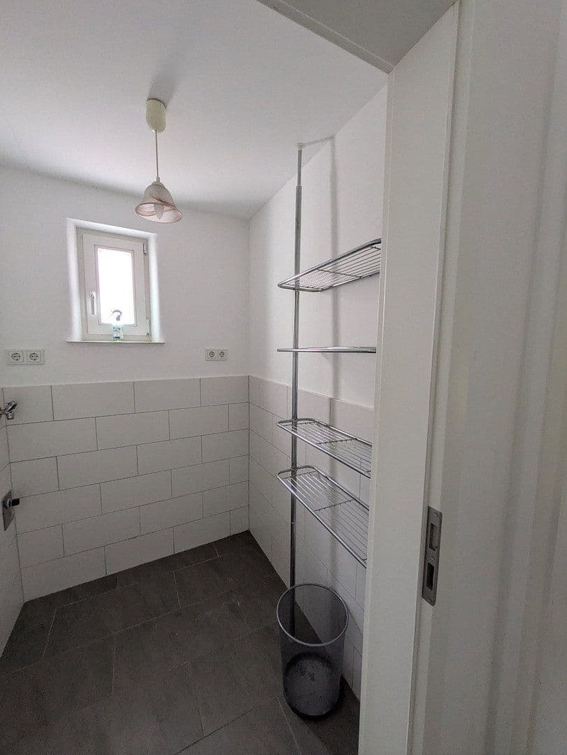 Prodej domu 133 m², pozemek 565 m², Bergstraße 8, Runkel, Hessen Prodej domu 133 m², pozemek 565 m², Bergstraße 8, Runkel, Hessen
