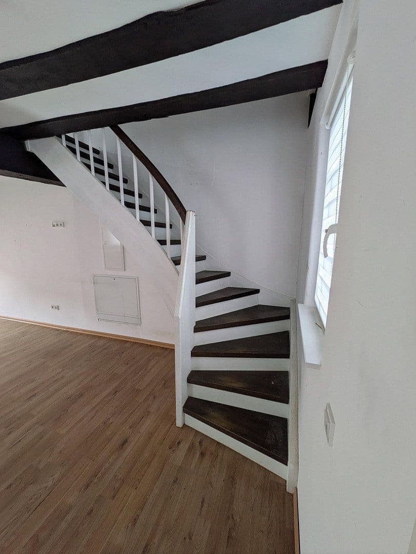 Prodej domu 133 m², pozemek 565 m², Bergstraße 8, Runkel, Hessen Prodej domu 133 m², pozemek 565 m², Bergstraße 8, Runkel, Hessen