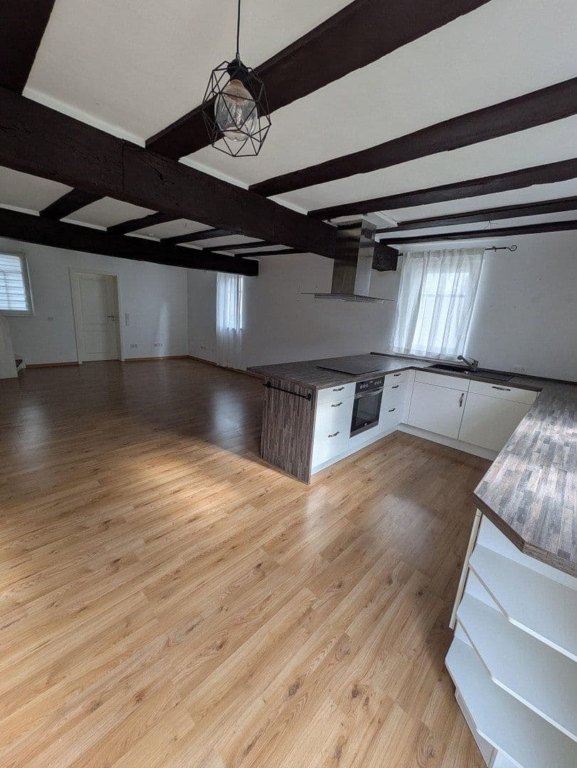 Prodej domu 133 m², pozemek 565 m², Bergstraße 8, Runkel, Hessen Prodej domu 133 m², pozemek 565 m², Bergstraße 8, Runkel, Hessen