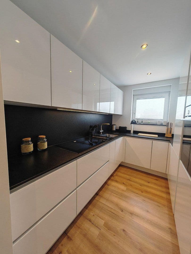 Pronájem bytu 3+1 74 m², Billtalstr. 1, Sulzbach (Taunus), Hessen Pronájem bytu 3+1 74 m², Billtalstr. 1, Sulzbach (Taunus), Hessen