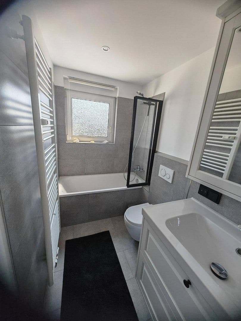 Pronájem bytu 3+1 74 m², Billtalstr. 1, Sulzbach (Taunus), Hessen Pronájem bytu 3+1 74 m², Billtalstr. 1, Sulzbach (Taunus), Hessen