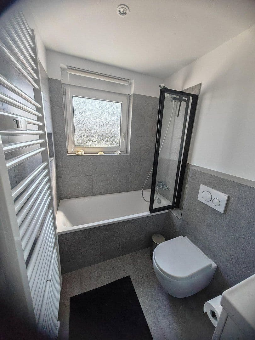 Pronájem bytu 3+1 74 m², Billtalstr. 1, Sulzbach (Taunus), Hessen Pronájem bytu 3+1 74 m², Billtalstr. 1, Sulzbach (Taunus), Hessen