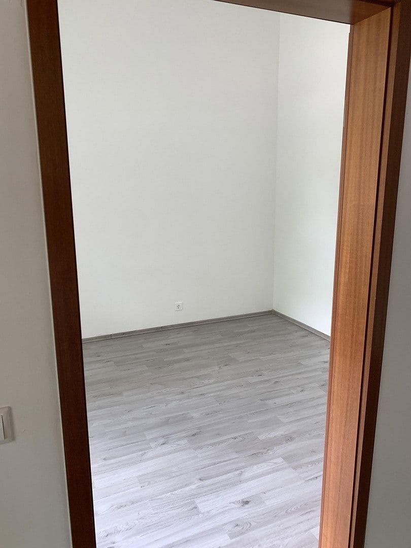 Pronájem bytu 2+1 52 m², Solingen, Severní Porýní-Vestfálsko Pronájem bytu 2+1 52 m², Solingen, Severní Porýní-Vestfálsko