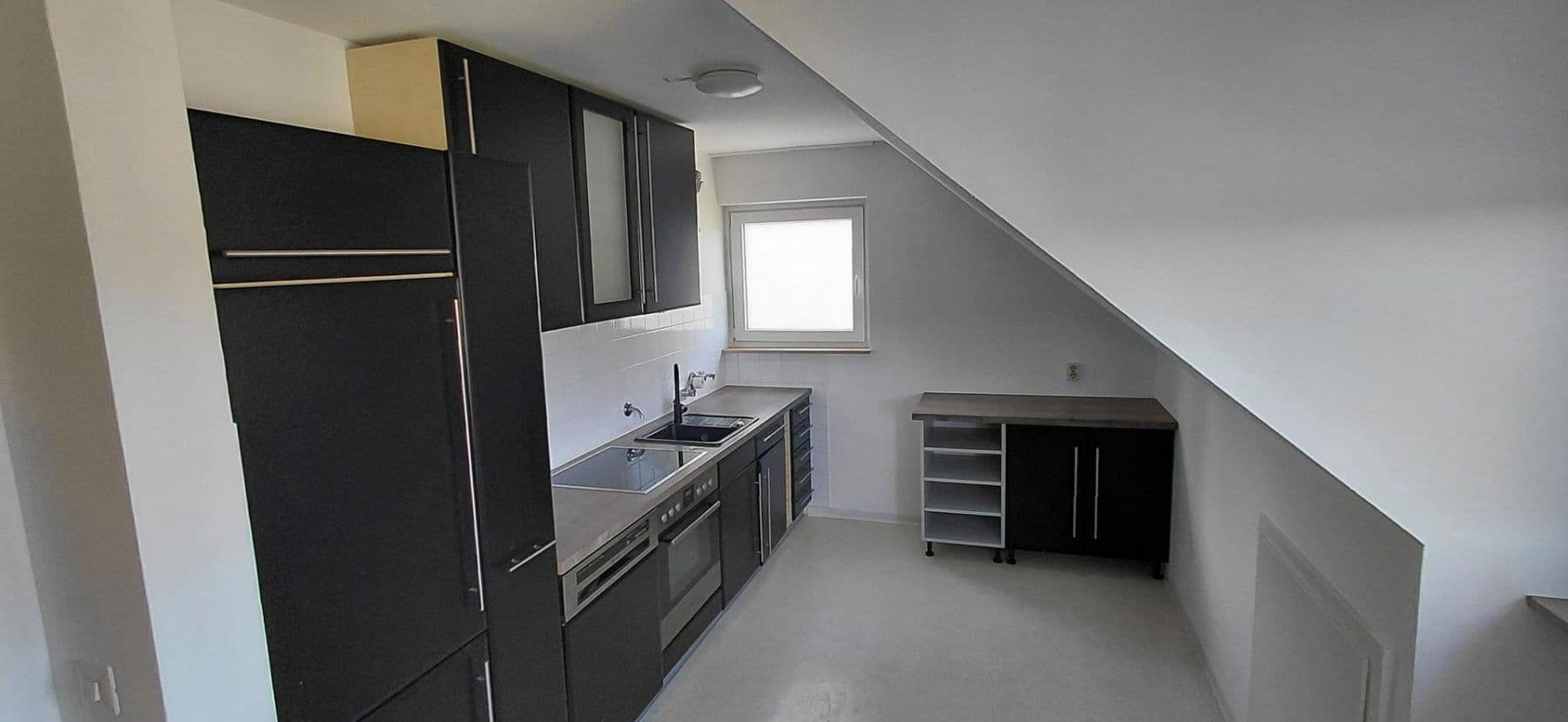 Pronájem bytu 3+kk 73 m², Stuttgart, Bádensko-Württembersko Pronájem bytu 3+kk 73 m², Stuttgart, Bádensko-Württembersko