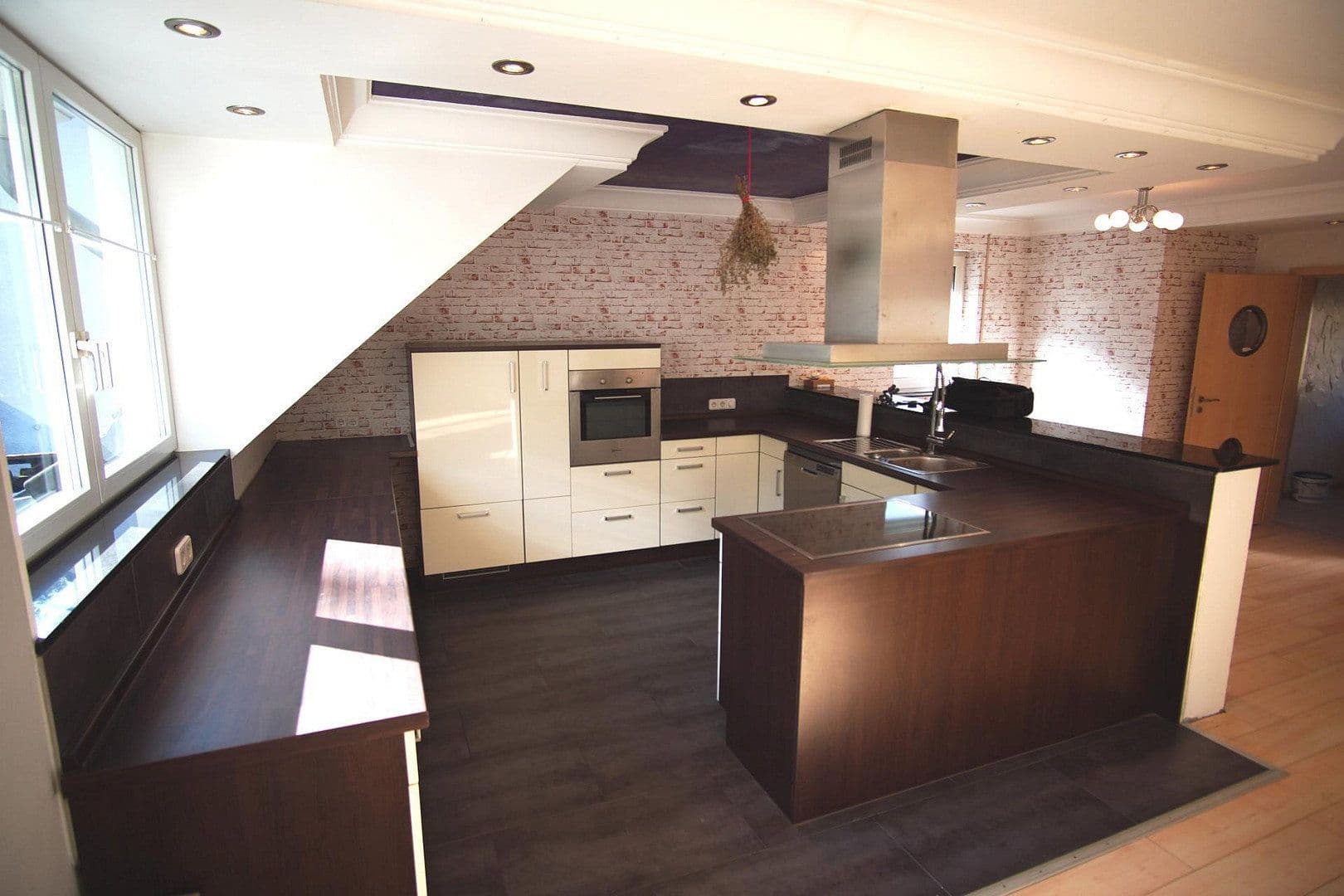 Pronájem bytu 3+1 110 m², Kürten, Severní Porýní-Vestfálsko Pronájem bytu 3+1 110 m², Kürten, Severní Porýní-Vestfálsko