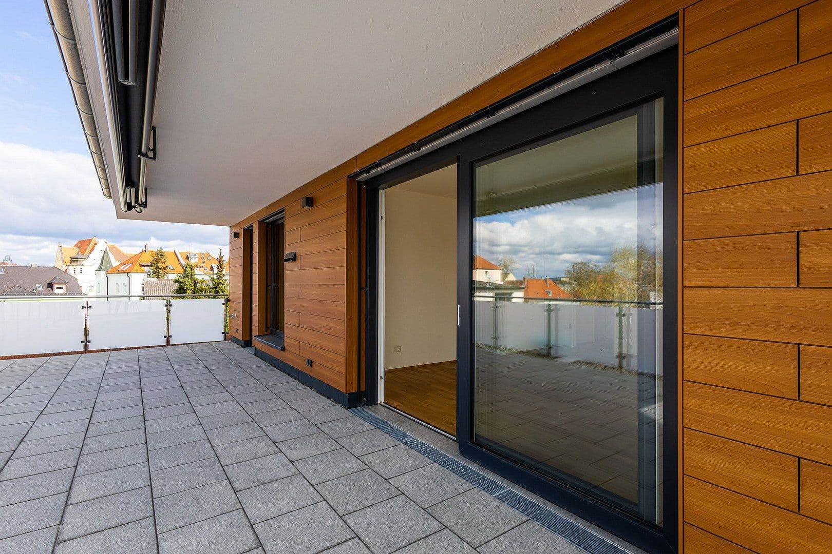 Pronájem bytu 3+1 121 m², Von-Brettreich-Straße 3, Regensburg, Bavorsko Pronájem bytu 3+1 121 m², Von-Brettreich-Straße 3, Regensburg, Bavorsko