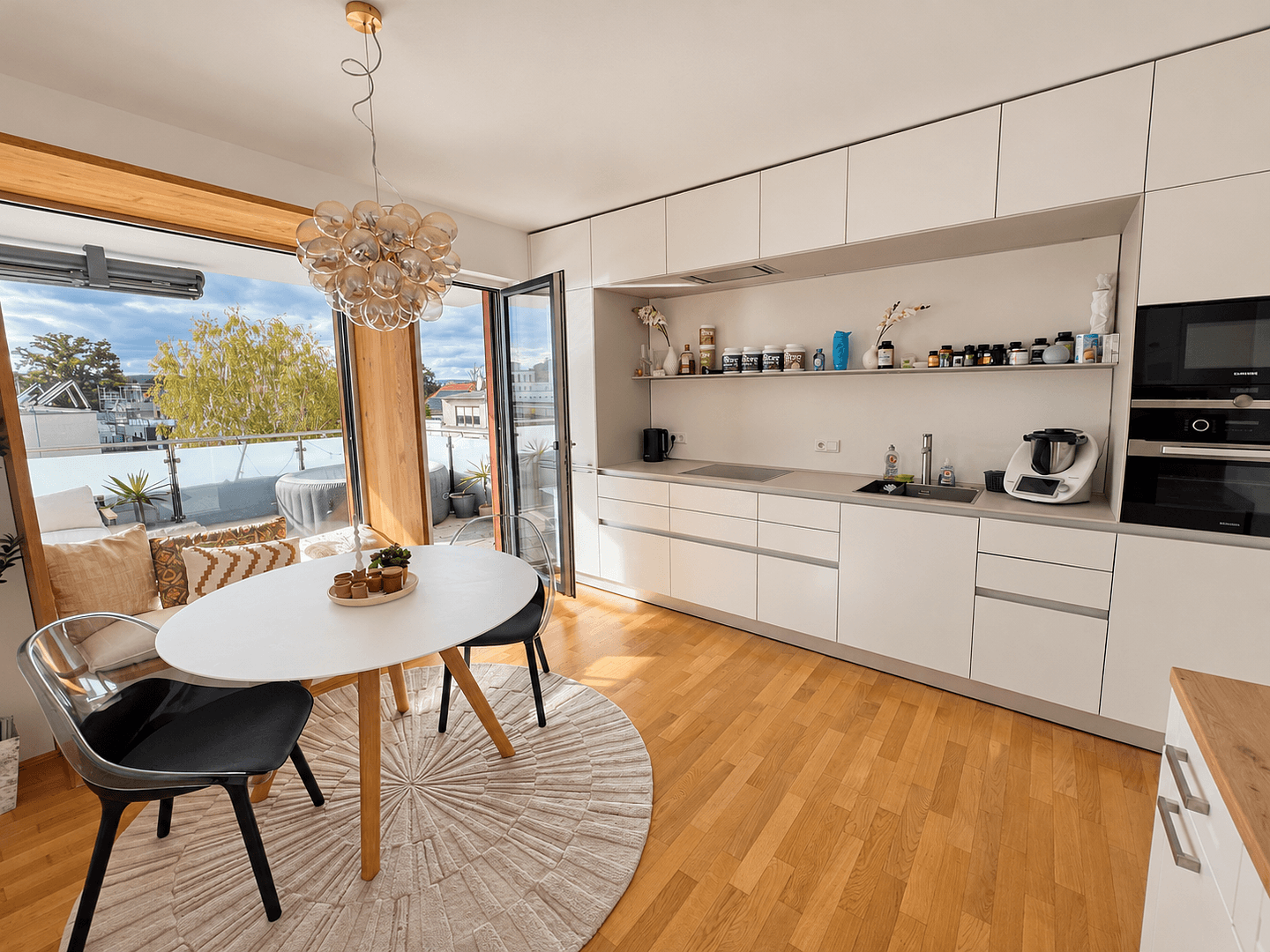 Pronájem bytu 3+1 121 m², Von-Brettreich-Straße 3, Regensburg, Bavorsko Pronájem bytu 3+1 121 m², Von-Brettreich-Straße 3, Regensburg, Bavorsko