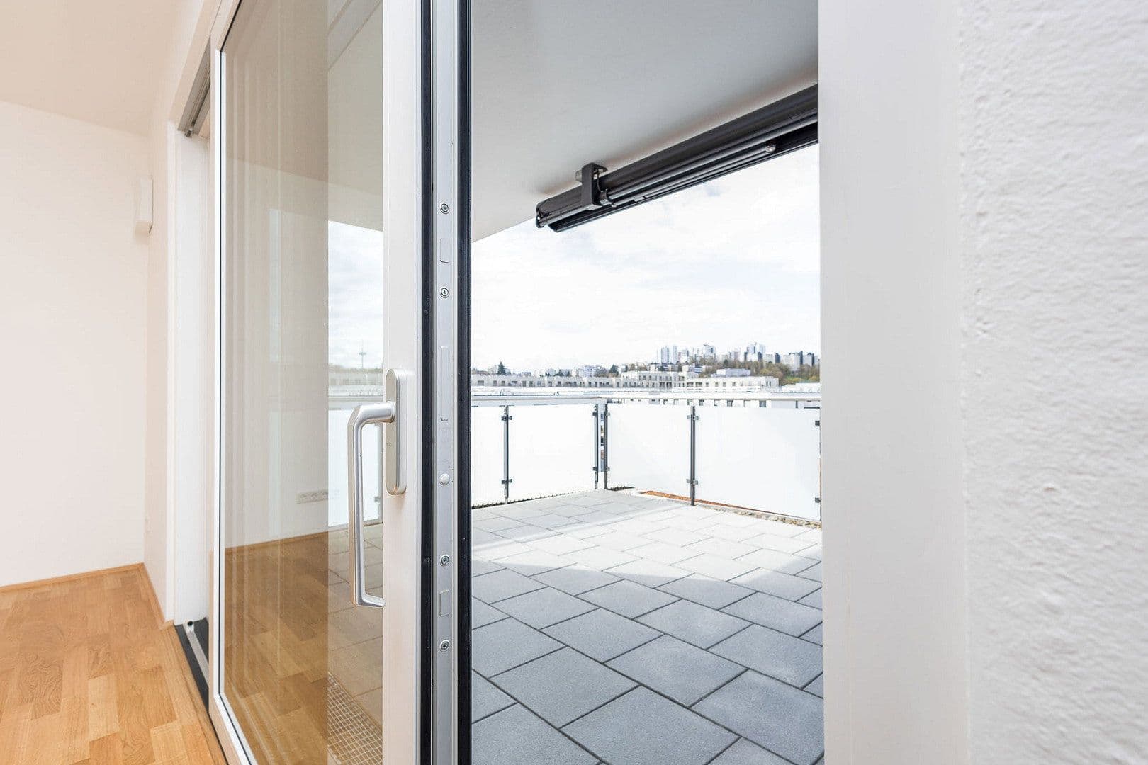 Pronájem bytu 3+1 121 m², Von-Brettreich-Straße 3, Regensburg, Bavorsko Pronájem bytu 3+1 121 m², Von-Brettreich-Straße 3, Regensburg, Bavorsko