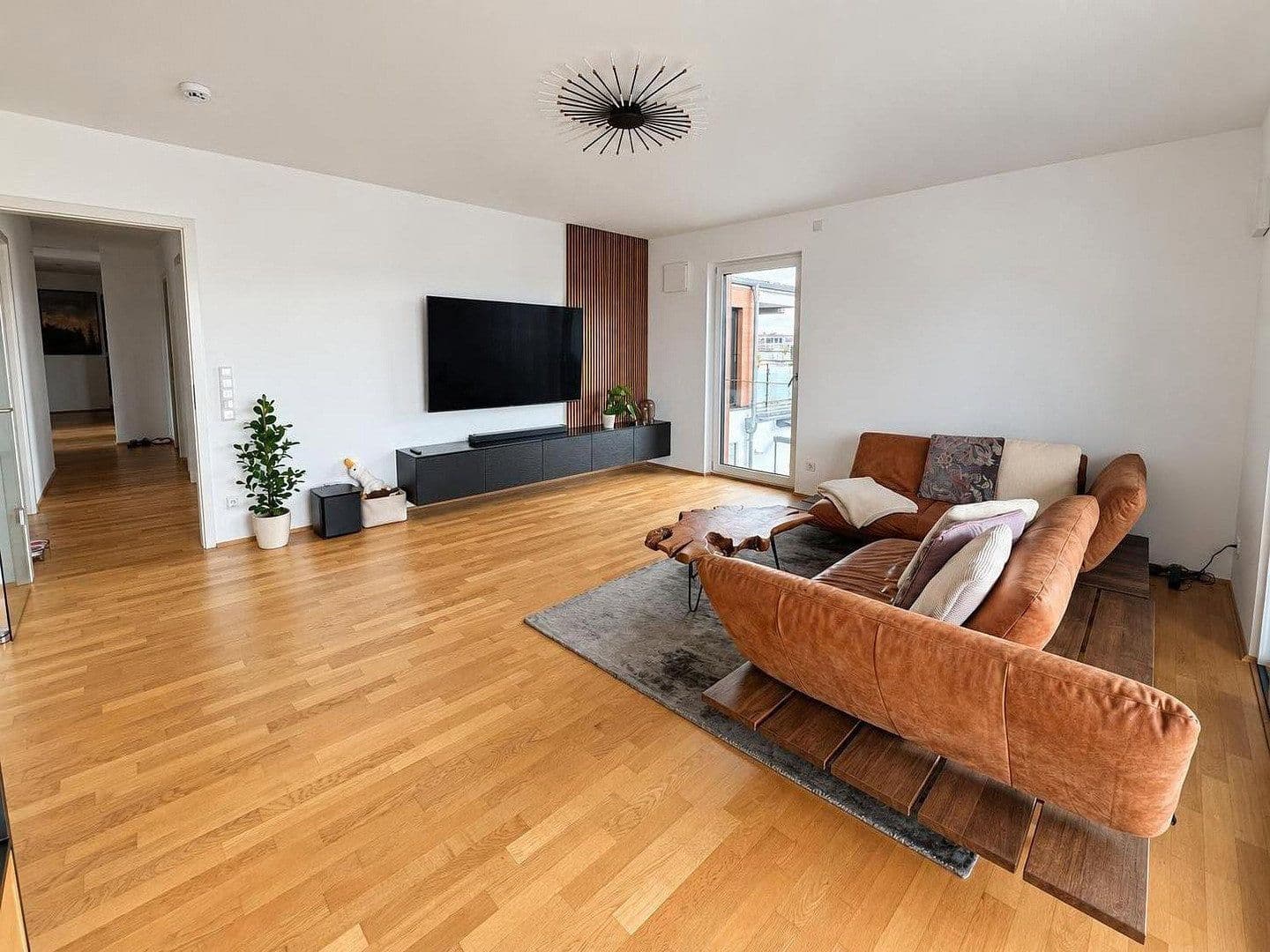Pronájem bytu 3+1 121 m², Von-Brettreich-Straße 3, Regensburg, Bavorsko Pronájem bytu 3+1 121 m², Von-Brettreich-Straße 3, Regensburg, Bavorsko