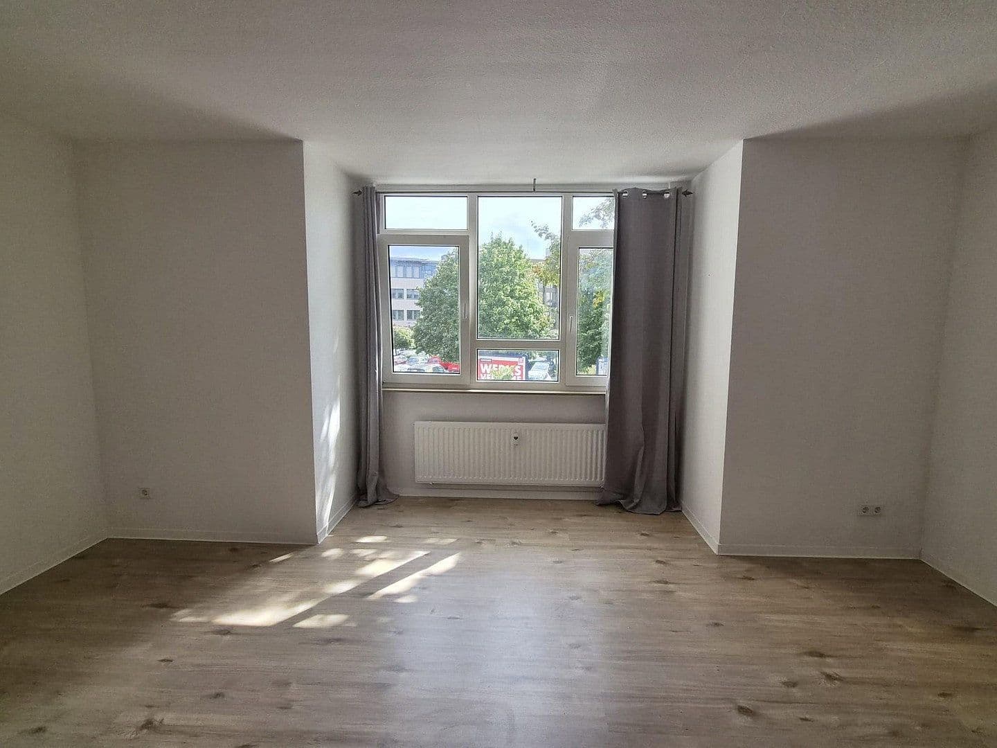 Pronájem bytu 1+1 30 m², Richrather Straße 3, Langenfeld (Rheinland), Severní Porýní-Vestfálsko Pronájem bytu 1+1 30 m², Richrather Straße 3, Langenfeld (Rheinland), Severní Porýní-Vestfálsko