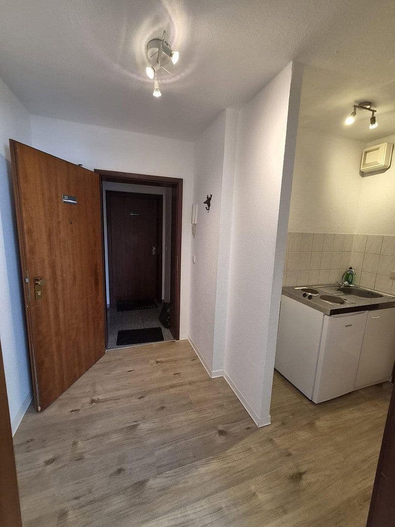 Pronájem bytu 1+1 30 m², Richrather Straße 3, Langenfeld (Rheinland), Severní Porýní-Vestfálsko Pronájem bytu 1+1 30 m², Richrather Straße 3, Langenfeld (Rheinland), Severní Porýní-Vestfálsko