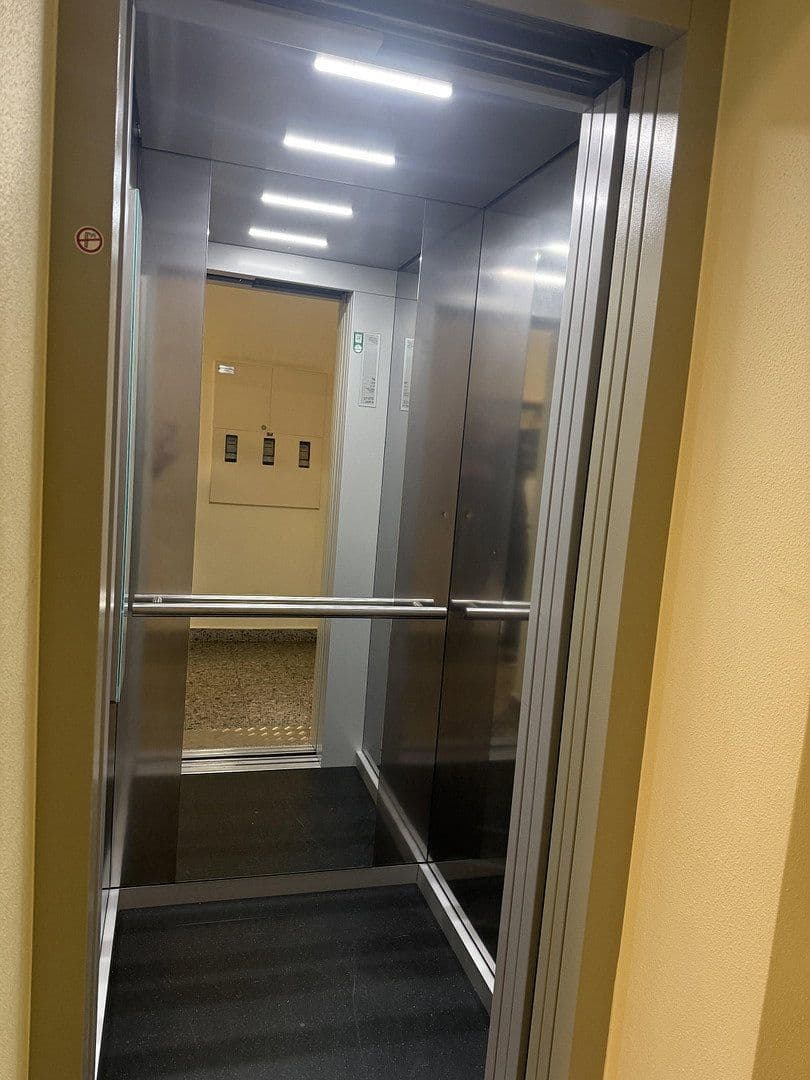 Pronájem bytu 3+1 96 m², Virchowstrasse 17, Siegen, Severní Porýní-Vestfálsko Pronájem bytu 3+1 96 m², Virchowstrasse 17, Siegen, Severní Porýní-Vestfálsko