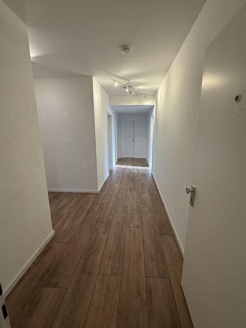 Pronájem bytu 3+1 96 m², Virchowstrasse 17, Siegen, Severní Porýní-Vestfálsko Pronájem bytu 3+1 96 m², Virchowstrasse 17, Siegen, Severní Porýní-Vestfálsko