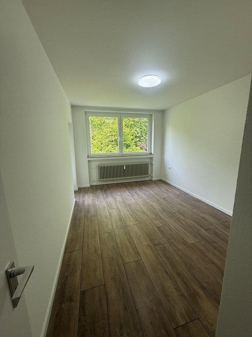 Pronájem bytu 3+1 96 m², Virchowstrasse 17, Siegen, Severní Porýní-Vestfálsko Pronájem bytu 3+1 96 m², Virchowstrasse 17, Siegen, Severní Porýní-Vestfálsko