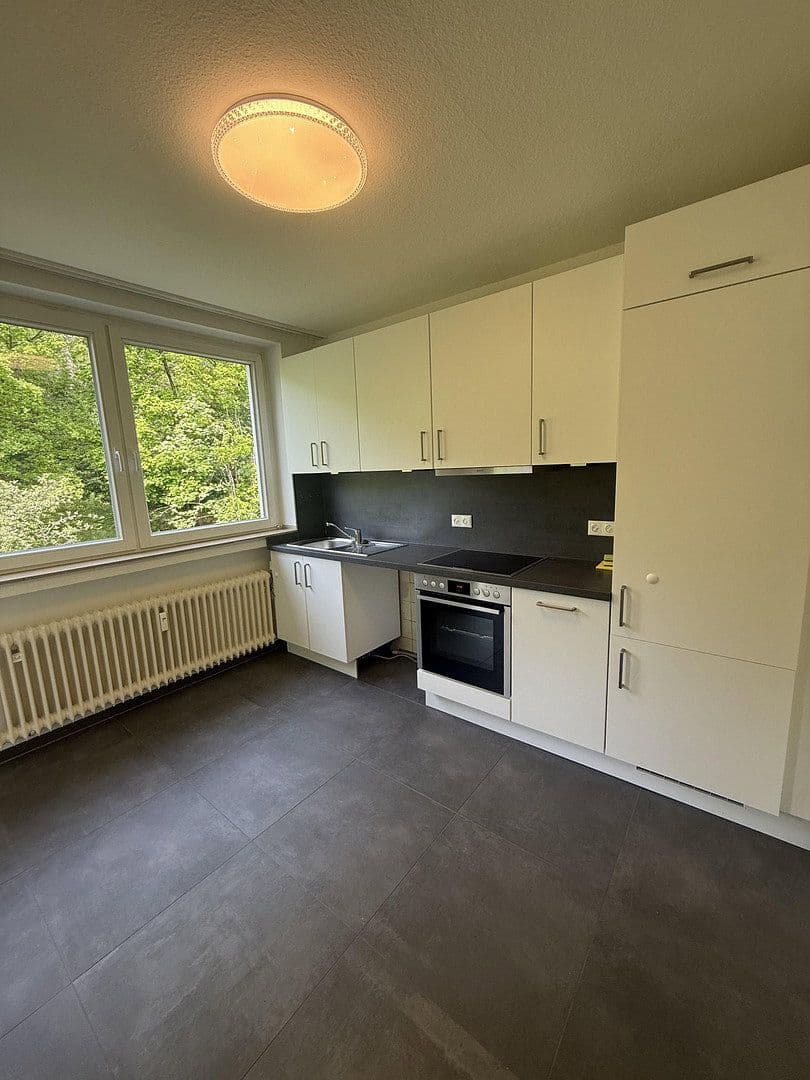 Pronájem bytu 3+1 96 m², Virchowstrasse 17, Siegen, Severní Porýní-Vestfálsko Pronájem bytu 3+1 96 m², Virchowstrasse 17, Siegen, Severní Porýní-Vestfálsko
