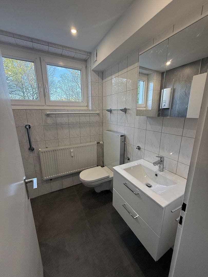 Pronájem bytu 3+1 96 m², Virchowstrasse 17, Siegen, Severní Porýní-Vestfálsko Pronájem bytu 3+1 96 m², Virchowstrasse 17, Siegen, Severní Porýní-Vestfálsko