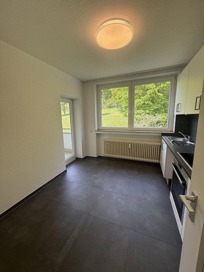 Pronájem bytu 3+1 96 m², Virchowstrasse 17, Siegen, Severní Porýní-Vestfálsko Pronájem bytu 3+1 96 m², Virchowstrasse 17, Siegen, Severní Porýní-Vestfálsko